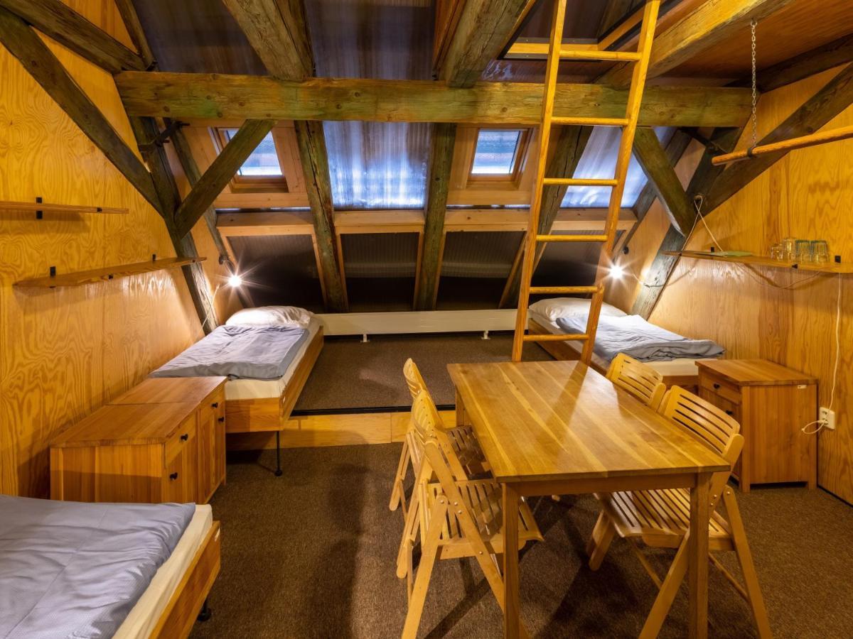 Zamecky Hostel ליטומיסי מראה חיצוני תמונה